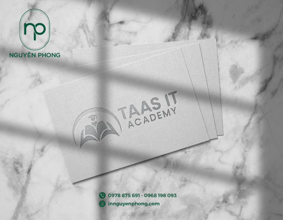 Logo giáo dục in trên card visit